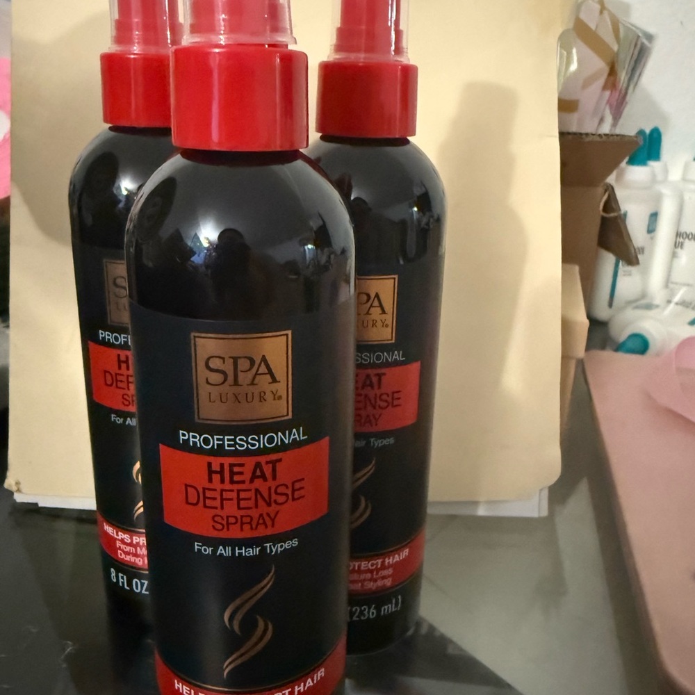 Professional Heat Defense Spray - Black and Red